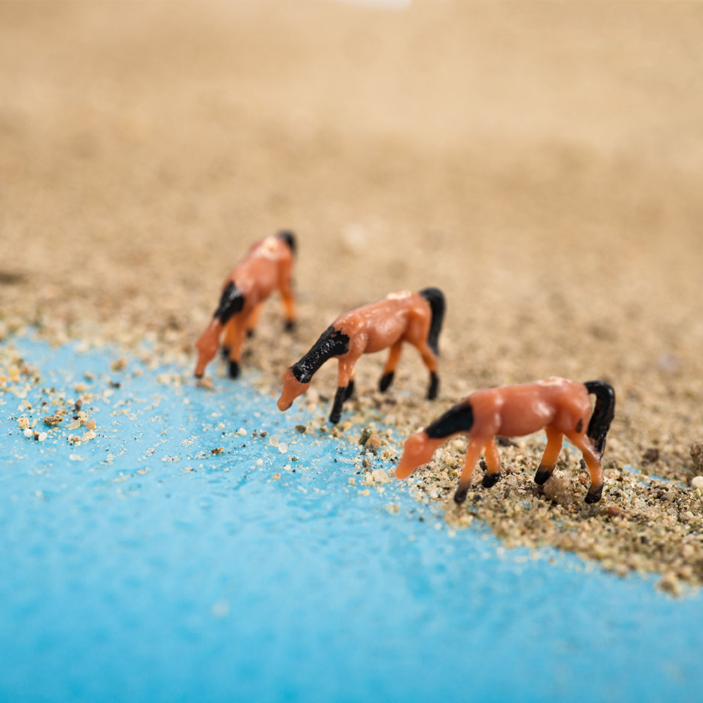 Scale 1:150 Miniature Horse Mo - огляд і ціна Model Kit Horse